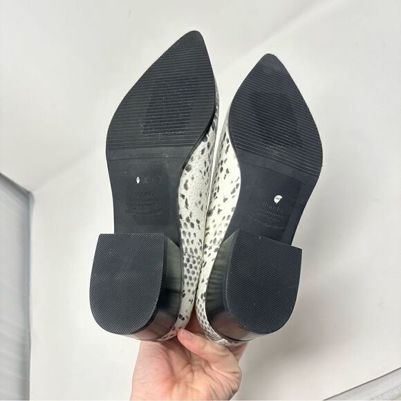 Blondo Snake White Pointed Toe Boots Ankle Booties 7.5 - Picture 6 of 7